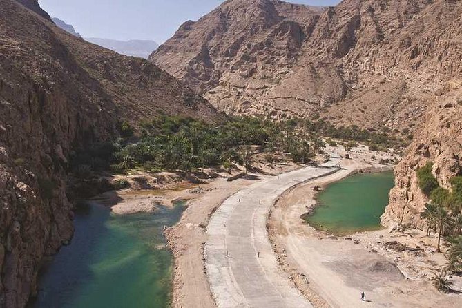 Wadishab and Bhima Sink Hole (Sharing Tours - Why combine Bimmah Sinkhole and Wadi Shab?