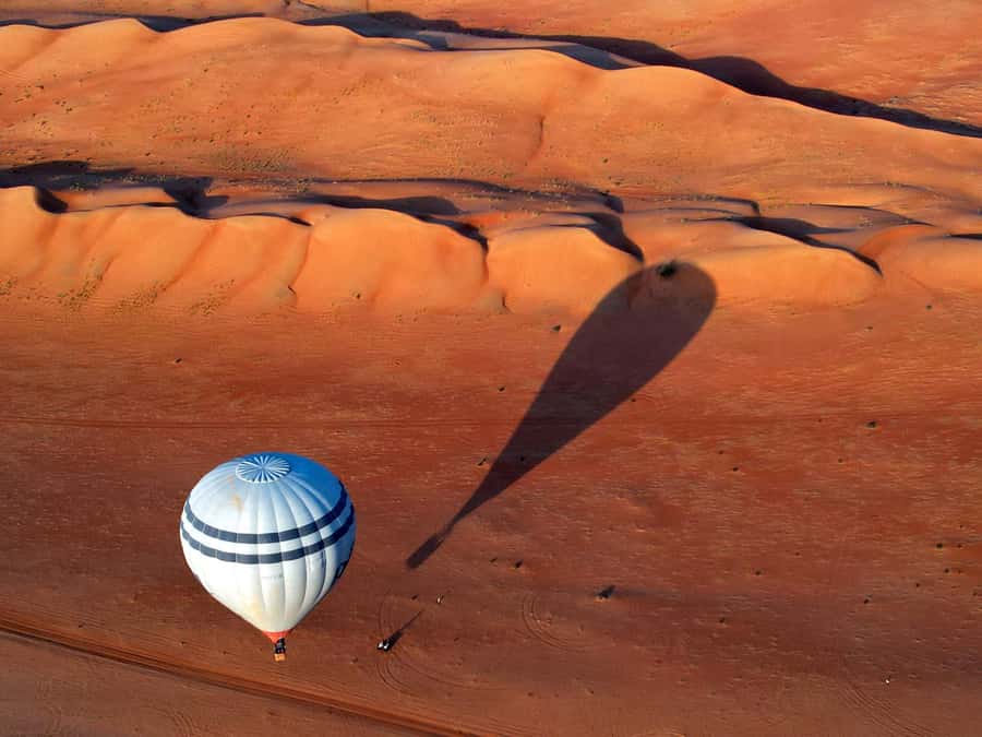 Wahiba Sands: Hot Air Balloon Experience - Watching the Balloon Come to Life